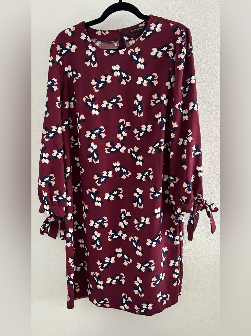 Banana Republic Burgundy Floral Tie-Sleeve Shift Dress
